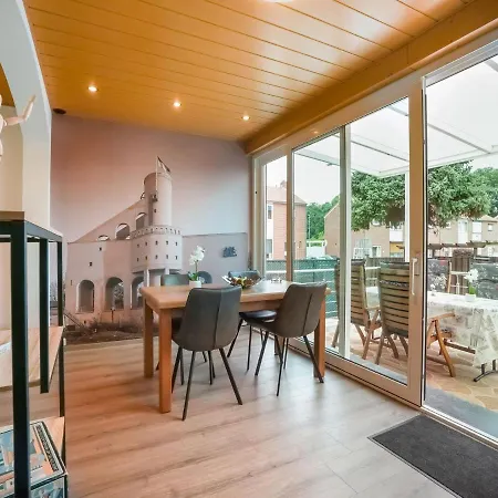 Terraced House In With A Garden *