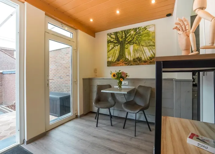 With Garden, Limburg بيت للعطل كيركراد