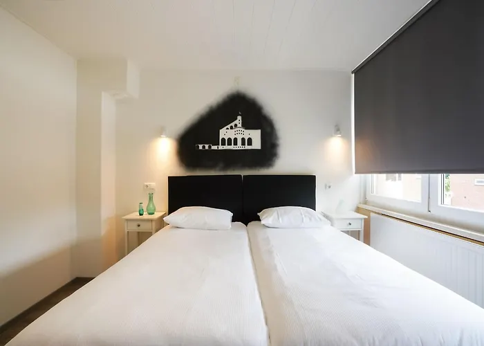 With Garden, Limburg بيت للعطل كيركراد